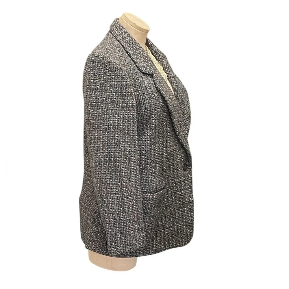 Timeless Tweed multi-colored Blazer with Classic Elegance